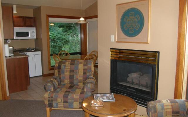 Tsa-Kwa-Luten Lodge