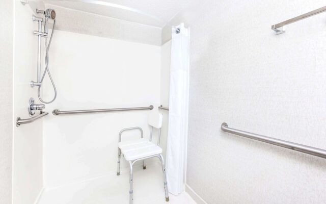 Clarion Hotel & Conference Center Lansing West