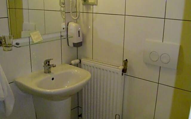 Hotel Restauracja Tawerna Gliwice - ozonujemy pokoje