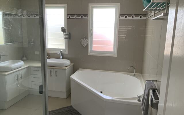 Broadwater Town House