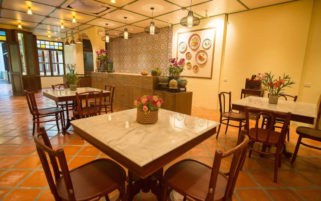 Woo Gallery and Boutique Hotel