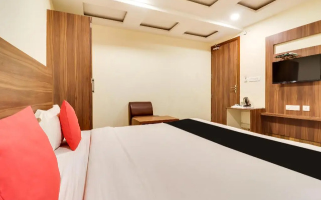 Super Capital O Seven Wonders Inn Near Sahara Ganj Mall