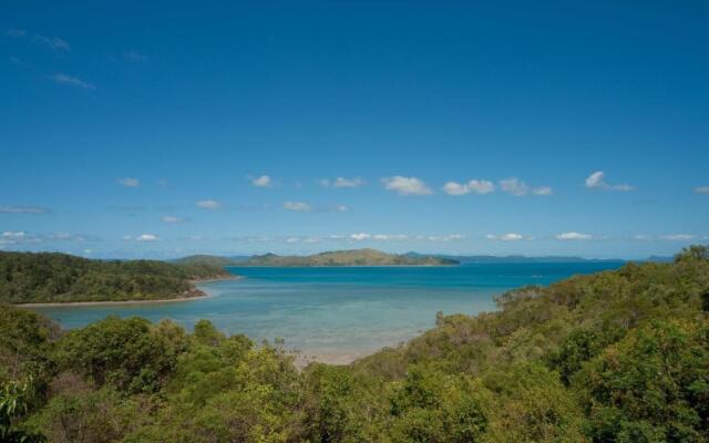 Picturesque on Passage - Shute Harbour