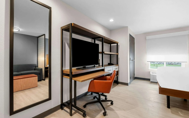 Everhome Suites Fayetteville near Fort Bragg