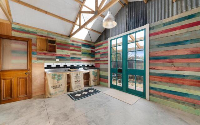 The Walnut Tree House - Martinborough Holiday Home