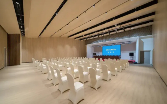 Jiande Aviation Town Maison New Century Resort Hotel