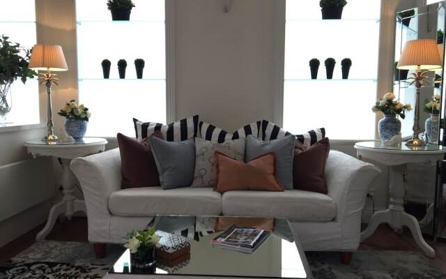 Andre's Mews Luxury Serviced Apartments