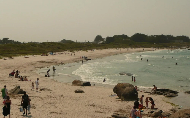 Beachfront Apartment in Plouguerneau