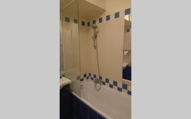 7 min Walk Metro Line 1-La Defense Charras