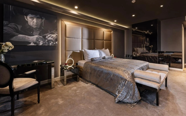 Hotel 9