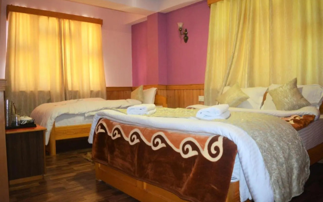 Rufina Lachung De'Crown