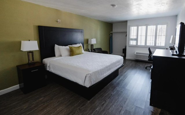 Old Town Western Inn & Suites