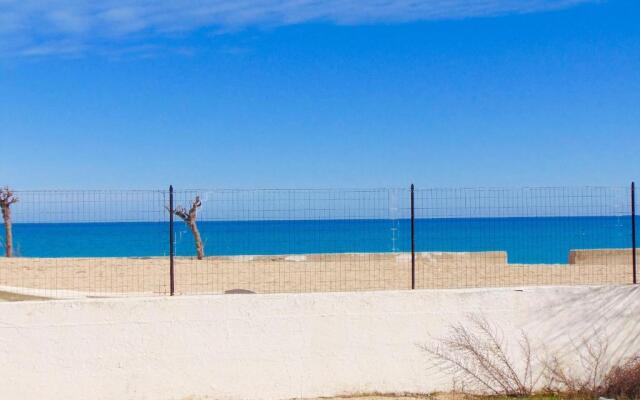 M263 - Marcelli, trilocale con portico fronte mare