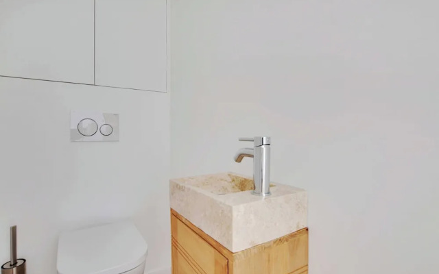 Spacious Apartment With 2 Rooms