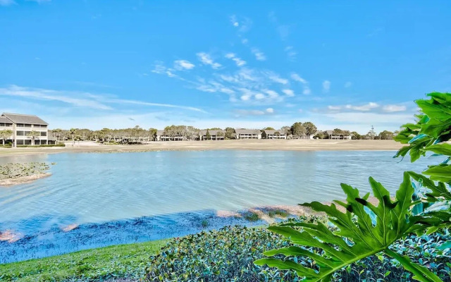 Seascape Lakefront Villas 128- Retreat Yourself