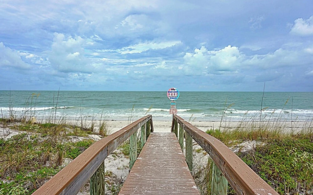 Pass a Grille Beach Views 709-13