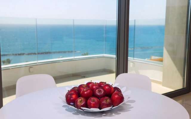 The Arc Ship Exclusive Apartment