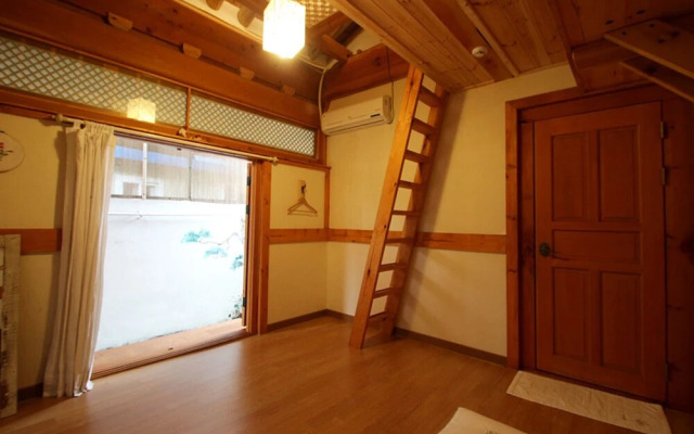 Jeonju Keun Judaengi Hanok Stay