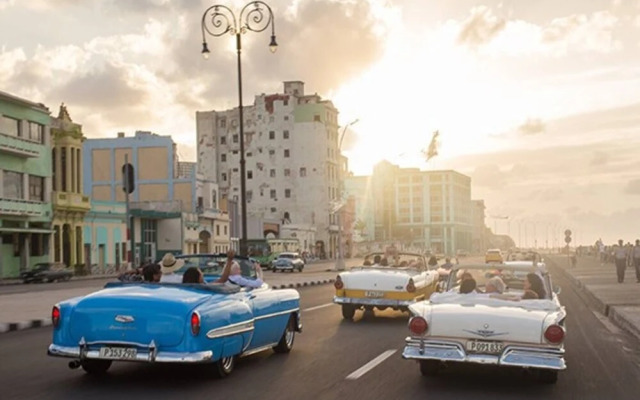 EL Portal - IN THE Heart OF OLD Havana