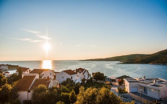 Antev - 80m From the sea With Parking - A2