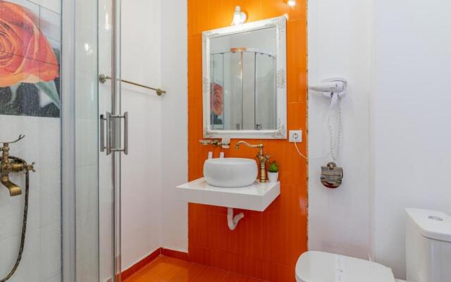 Pensiunea Casuta cu Trandafiri 2