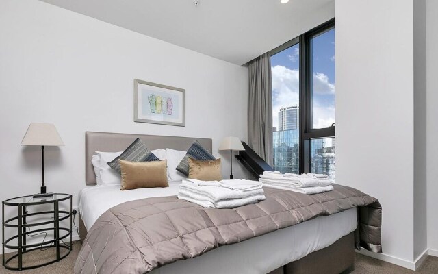 QV City Central w Air-co & Carpark - 906