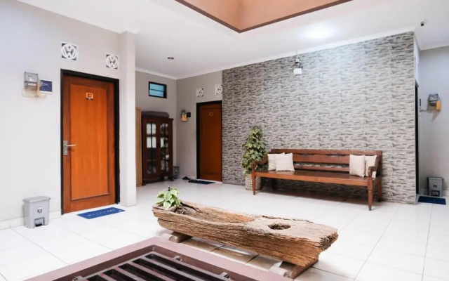 RedDoorz Syariah near Assalaam - UMS – Lobby – Kartasura