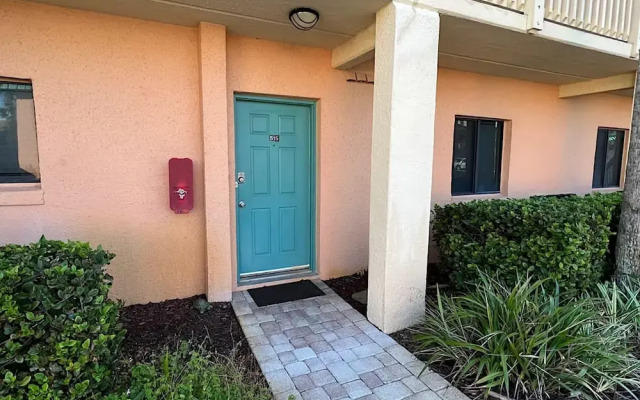 Sea Haven Luxe 2BR Oceanfront Haven