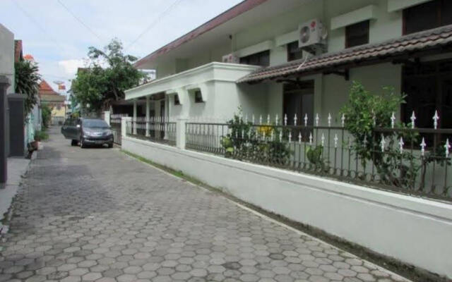 Guest House Griya Jambu 20