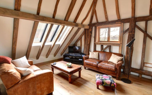 Saddlehurst Barn