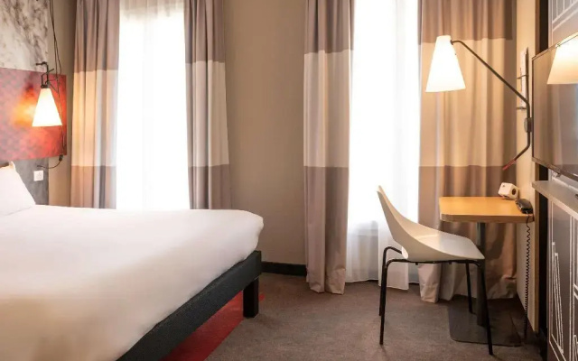 Ibis Paris Tour Montparnasse 15Ème