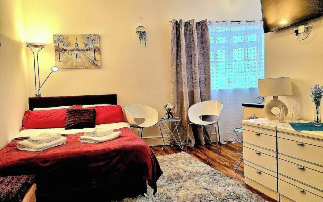 Seaside Bliss Apartment for Style and Comfort