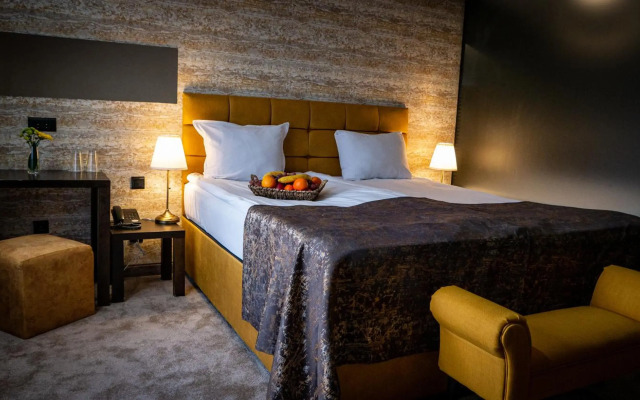 Riverside Boutique Hotel