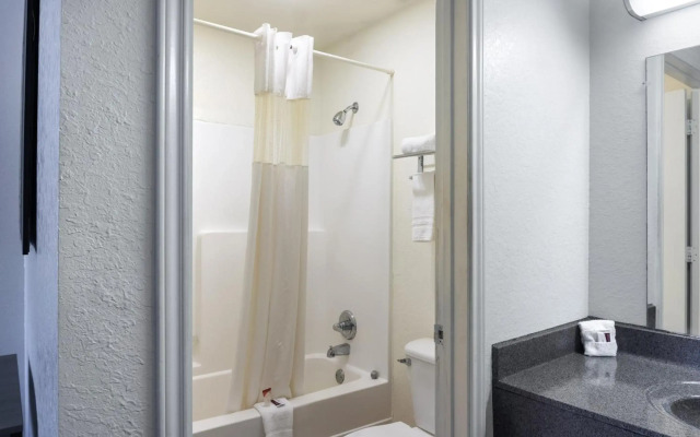 OYO Inn & Suites