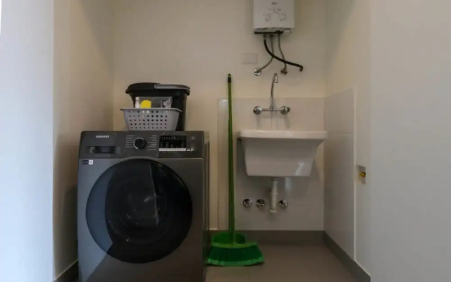w Fascinating 1BR With Balcony in San Isidro