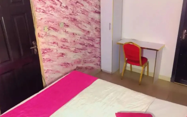 Autograph Apartment