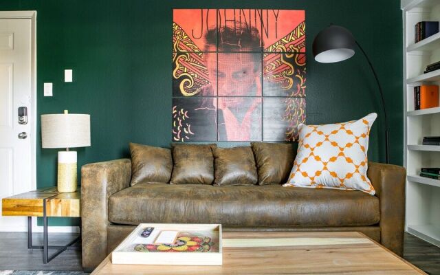 WanderJaunt - Chic North Austin Apts