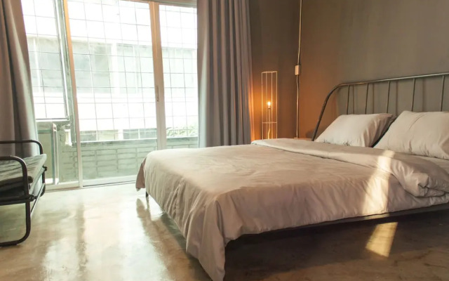 Zhelter Hostel Bangkok by ZUZU