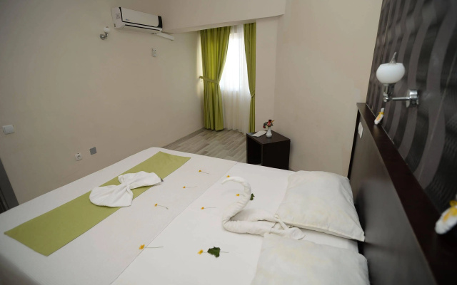 Green Gold Hotel