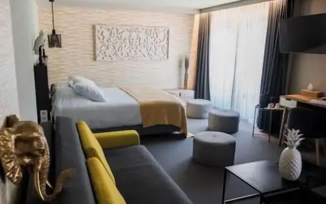 ABCD Hotel-Restaurant