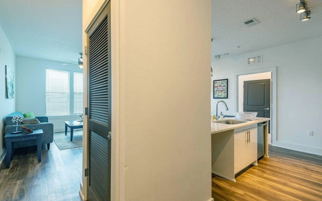 FRONTDESK NoHo Flats at North Hyde Park Apts Tampa