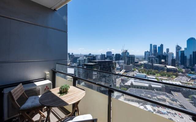 Beautiful View 2B Unit in the Heart of Southbank!