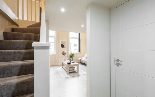 Host Stay Athenaeum House