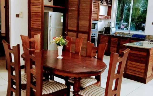 Lovely 2 bedroom beach front apartment