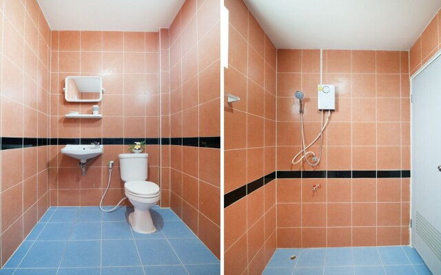 OYO 1047 EK Residence Banchang City