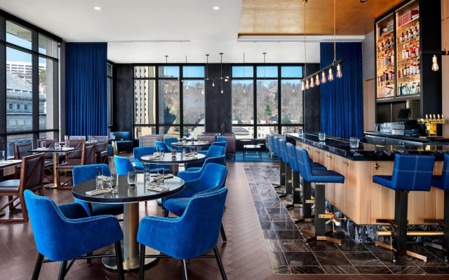 The Oaklander Hotel, Autograph Collection