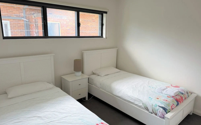 Manly 3 Bedroom Home - Upper Duplex – Guest Rooms – Sydney