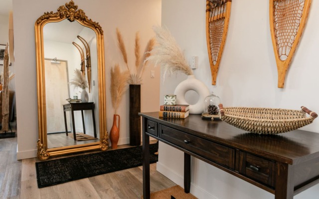 HOLT - Modern, Newly Renovated 2BR in Willits Town Center