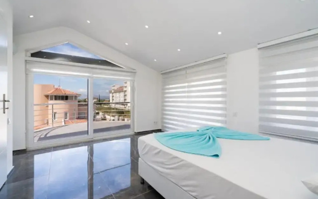 Superb Villa With Private Pool in Antalya