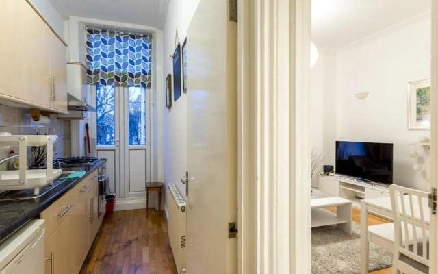 Spacious 1 Bed in West Kensington or Hammersmith